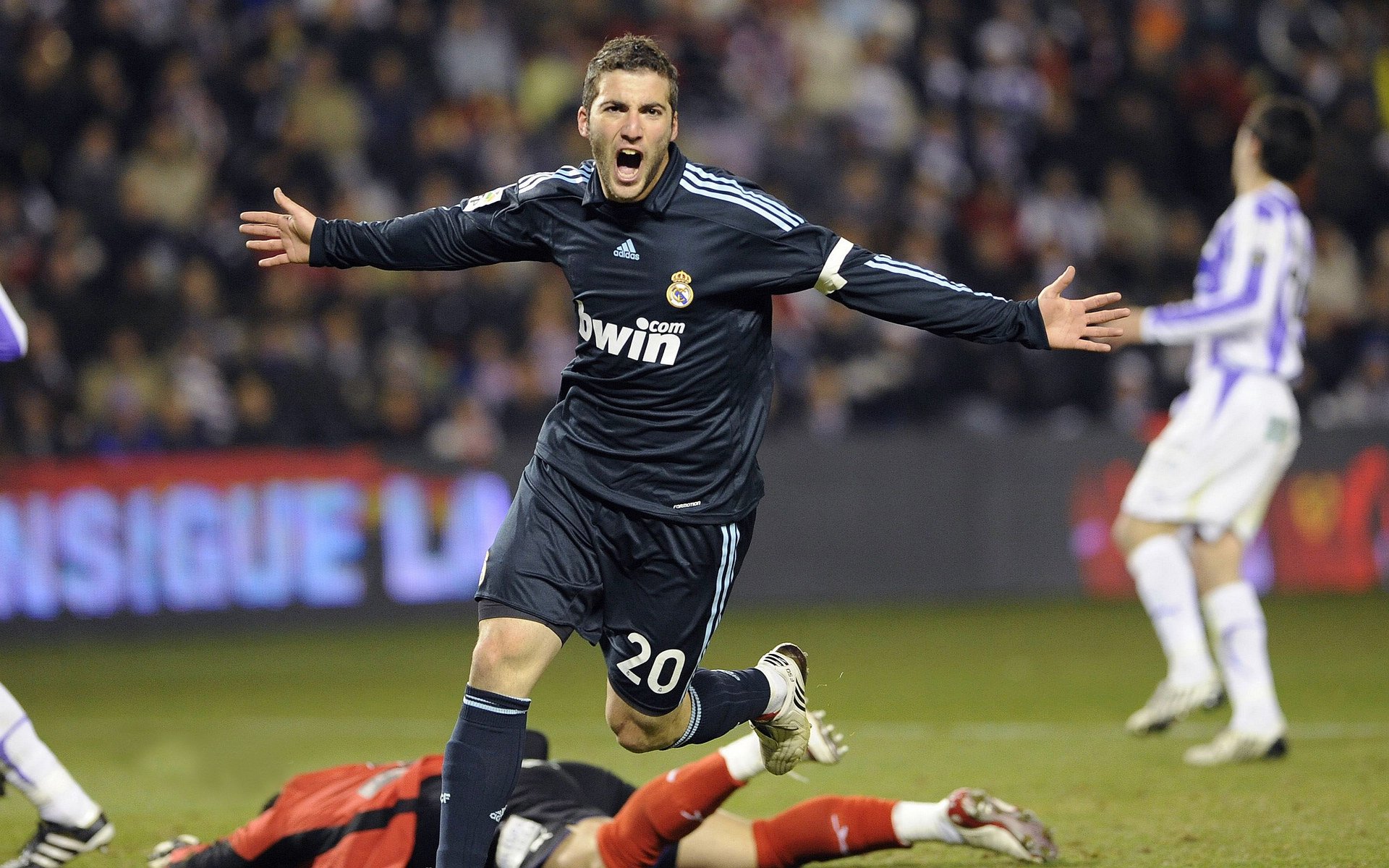 突发：伤缺3周与主帅下课，滕哈赫或再就业，滕哈格执教水平